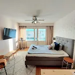 דירה Cozy Studio, Free Parking, Near Center, Wifi, Smart Tv