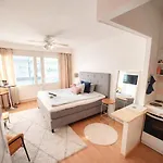 דירה Cozy Studio, Free Parking, Near Center, Wifi, Smart Tv *