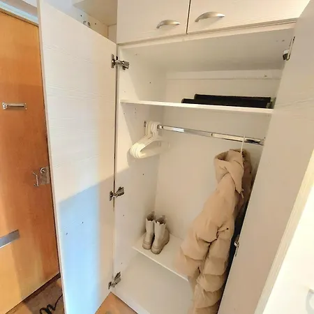 Cozy Studio, Great Location, Wifi & Parking 公寓 波里