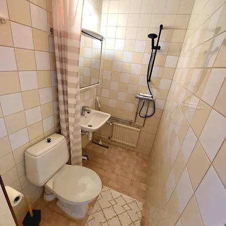 Cozy Studio, Great Location, Wifi & Parking *