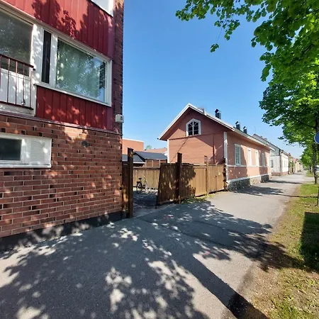 Cozy Studio, Free Parking, Near Center, Wifi, Smart Tv Huoneisto